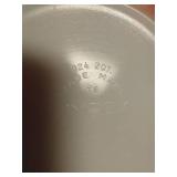 Vintage 2 Qt. Pyrex Dish