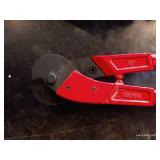 18" Bolt Cutters & Corner Level