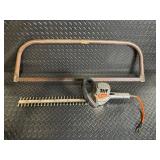 Black & Decker 8120 16-inch Deluxe Double-Edge Hedge Trimmer - Corded Electric