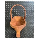 Vintage Round Wicker Basket & Floral Painted Wood Decor - 5-Piece Set