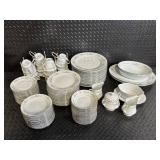 Noritake Melissa 3080 Contemporary Fine China - Floral Daisy Border Dinnerware Set