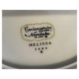 Noritake Melissa 3080 Contemporary Fine China - Floral Daisy Border Dinnerware Set