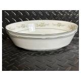 Noritake Melissa 3080 Contemporary Fine China - Floral Daisy Border Dinnerware Set