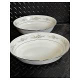 Noritake Melissa 3080 Contemporary Fine China - Floral Daisy Border Dinnerware Set