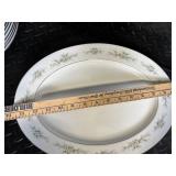 Noritake Melissa 3080 Contemporary Fine China - Floral Daisy Border Dinnerware Set