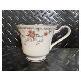 Noritake Ivory China Adagio 7237 Dinnerware Set - Floral Border with Cups & Saucers (Japan)