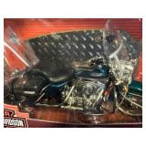 Harley-Davidson 2004 Road King Classic Die-Cast Motorcycle Model – Detailed Scale Replica