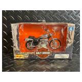 Harley-Davidson 1:18 Maisto Die-Cast Motorcycles - (Lot of 5)