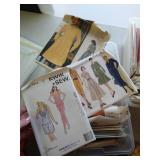 (2) Totes Vintage Patterns