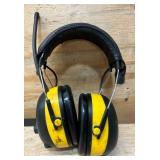 3M WorkTunes AM/FM hearing protection headphones