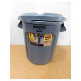 Rubbermaid Commercial Products BRUTE 10 Gal. Grey Round Vented Plastic Outdoor Trash Can with Lid for Offices/Warehouses/Commercial Environments