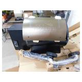 Traeger Pro Series 22-Pellet Grill and Smoker in Bronze
