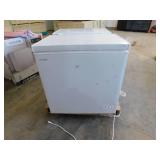 Vissani 7.0 cu. ft. Manual Defrost Chest Freezer with LED Light in White, Garage Ready