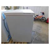 Vissani 7.0 cu. ft. Manual Defrost Chest Freezer with LED Light in White, Garage Ready