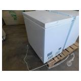 Vissani 7.0 cu. ft. Manual Defrost Chest Freezer with LED Light in White, Garage Ready