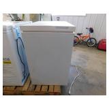 Vissani 7.0 cu. ft. Manual Defrost Chest Freezer with LED Light in White, Garage Ready