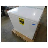 Vissani 7.0 cu. ft. Manual Defrost Chest Freezer with LED Light in White, Garage Ready