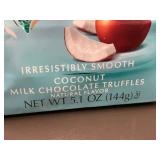 Trol - Lindt Lindor Coconut Milk Chocolate Truffles 5.1 oz (144 g) - 6-Pack
