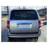 2009 CHRYSLER TOWN AND COUNTRY TOURING *No Accidents* (NO RESERVE)