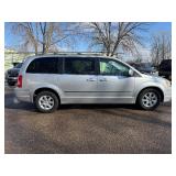 2009 CHRYSLER TOWN AND COUNTRY TOURING *No Accidents* (NO RESERVE)