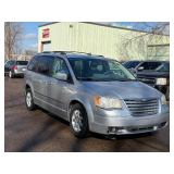 2009 CHRYSLER TOWN AND COUNTRY TOURING *No Accidents* (NO RESERVE)