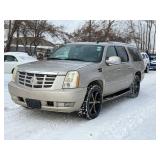 2008 CADILLAC ESCALADE ESV *All Wheel Drive | 6.2L Motor* (NO RESERVE)