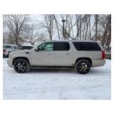 2008 CADILLAC ESCALADE ESV *All Wheel Drive | 6.2L Motor* (NO RESERVE)