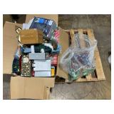 LOT OF ASSORTED CHRISTMAS MERCHANDISE