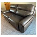 UBR - Luxurious Brown Leather Recliner Sofa