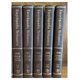 LR - Encyclopaedia Britannica Book of the Year Set (1983-1990) - 8 Volumes