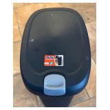 LL - Hefty 12-Gallon Step-On Trash Can