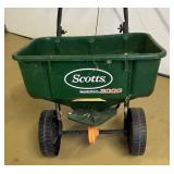 G - Scotts SpeedyGreen 3000 Lawn Spreader