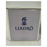 Lladro "Surrounded by Love" #6446 *With Original Box*