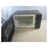 (D-3) Hamilton Beach 1400 Watt Micr...