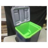 (EW3) Igloo 60 Qt Roller Cooler...