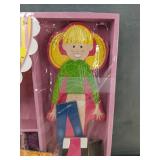Melissa & Doug Abby & Emma Wooden Magnetic Dress-Up Play Set - Brand New *T