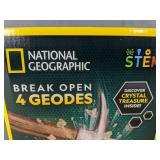 National Geographic Break Open 4 Geodes STEM Kit - Brand New *T