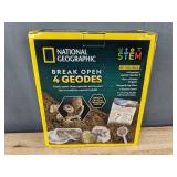 National Geographic Break Open 4 Geodes STEM Kit - Brand New *T