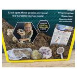 National Geographic Break Open 4 Geodes STEM Kit - Brand New *T