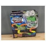 Magic Tracks 200-Piece Glow Track Set - Brand New *T