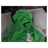 Kids Marvel Avengers shawl with a r...