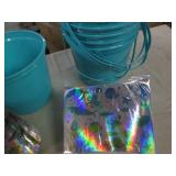 10 Plastic baskets with stickers to...