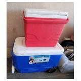 Igloo Wheelie Cooler plus Red Cooler