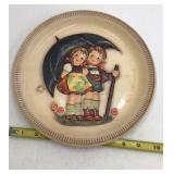 Hummel 1975 Annual Plate – "Stormy Weather" Boy and Girl Under Umbrella