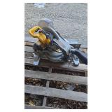 Dewalt DW715 12in Miter Saw