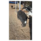 Hydraulic pallet forks for skidsteer