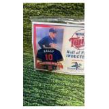 Minnesota Twins Hall of Fame, Inductees Tom Kelly, and 11 commemorative PINS