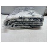 MM. 8x10 Black & White Washable Rug