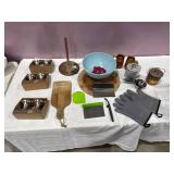 Kitchen & Home Decor Lot