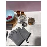 Kitchen & Home Decor Lot